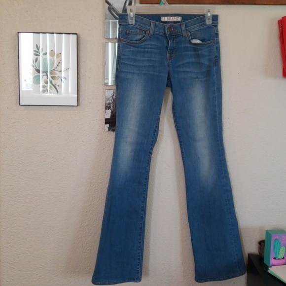 J Brand Denim - J Brand Straight legged Jeans Size 24